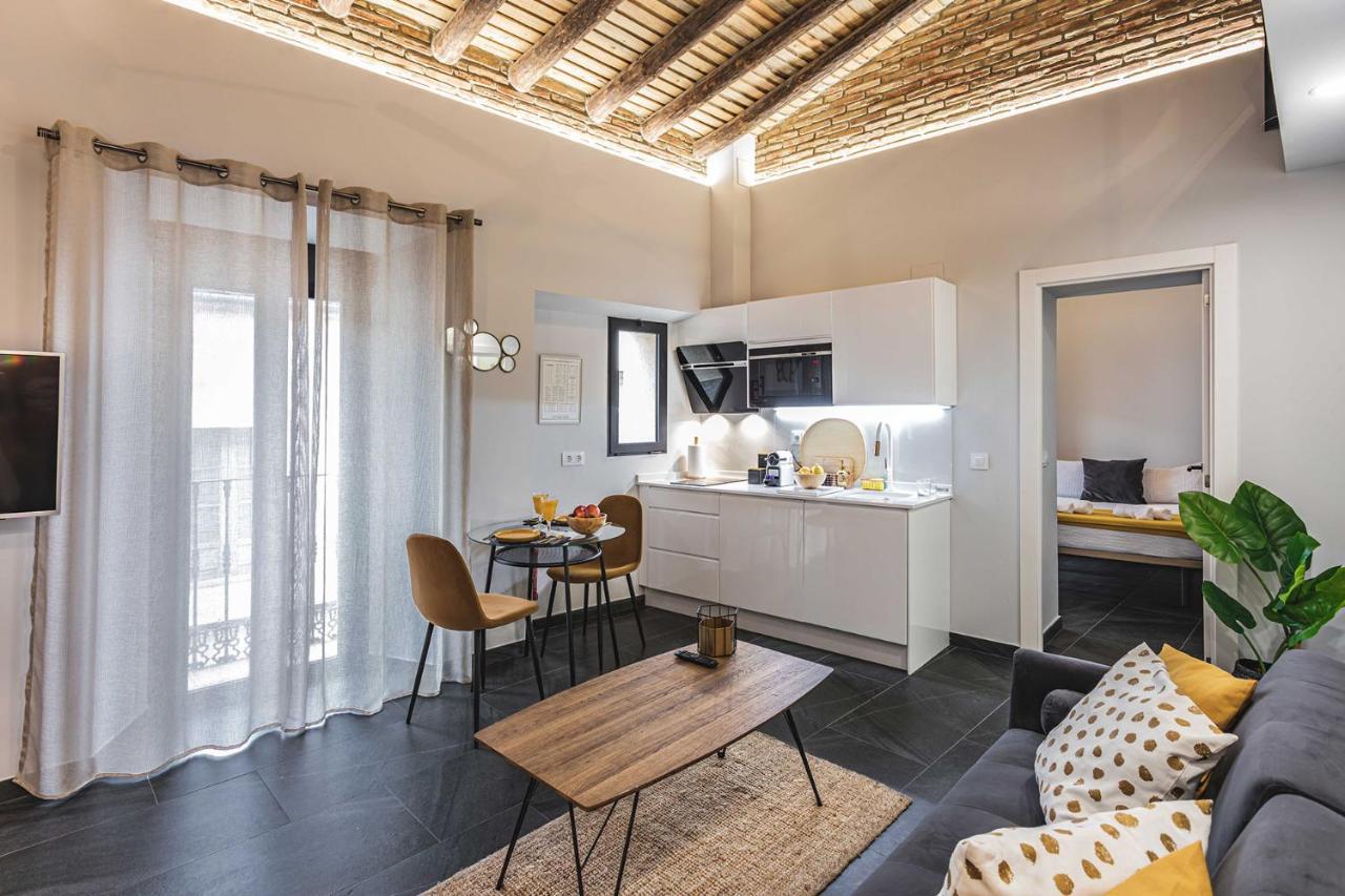 Apartamentos Cáceres Central Suites Esterno foto